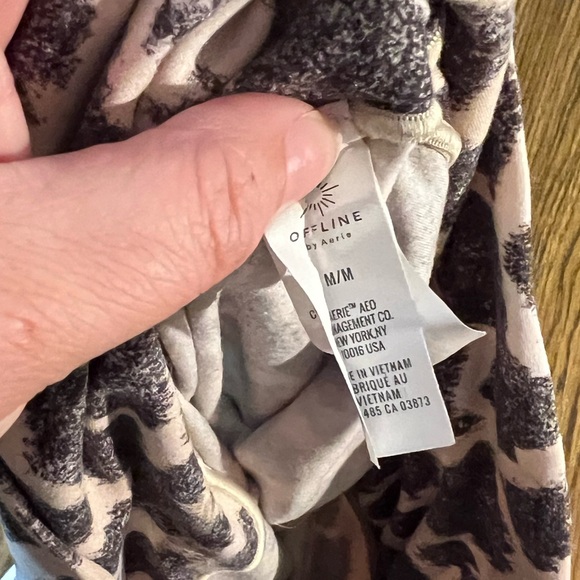 Offline by aerie Giraffe Print Bike Shorts in size Medium - Picture 4 of 7